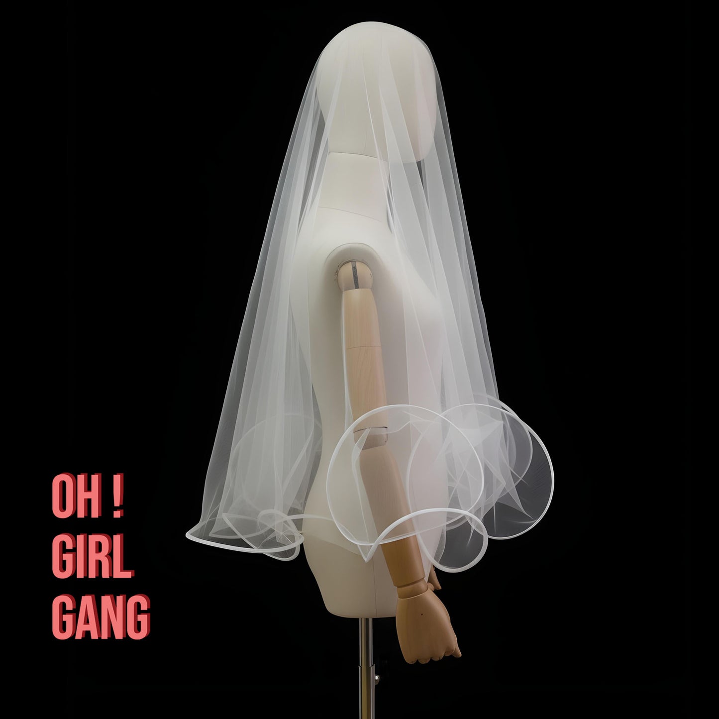 Bridal Wavy Horsehair Edge Veil – Single-Layer Sheer Tulle, 135–175 cm, Vintage “Fishbone” Wave, Engagement/Photoshoot Headpiece