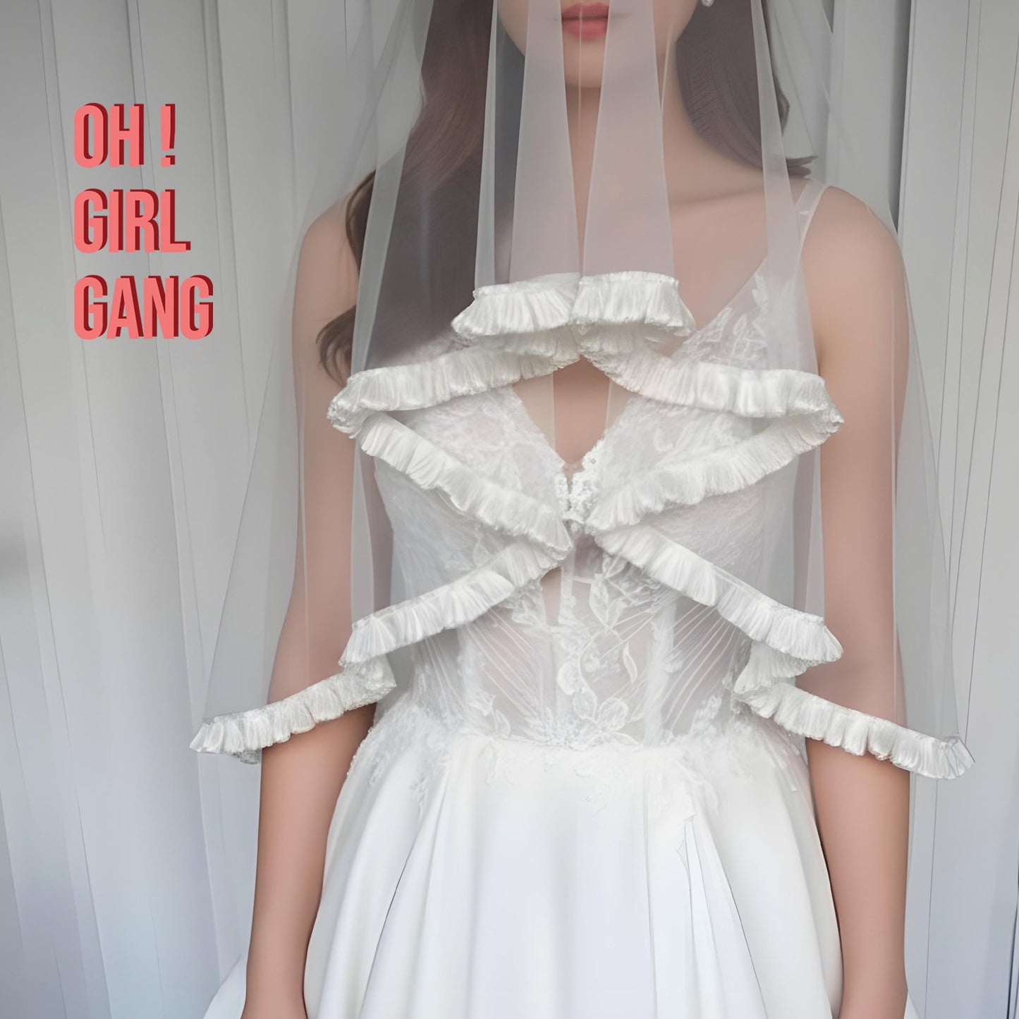 An elegant square bridal veil (1.5m × 1.5m) in soft sheer tulle, finished with a satin ruffle all around the edge for a dreamy, romantic look. Lightweight, photo-friendly, and perfect for civil ceremonies, studio shoots, and modern bridal styling.