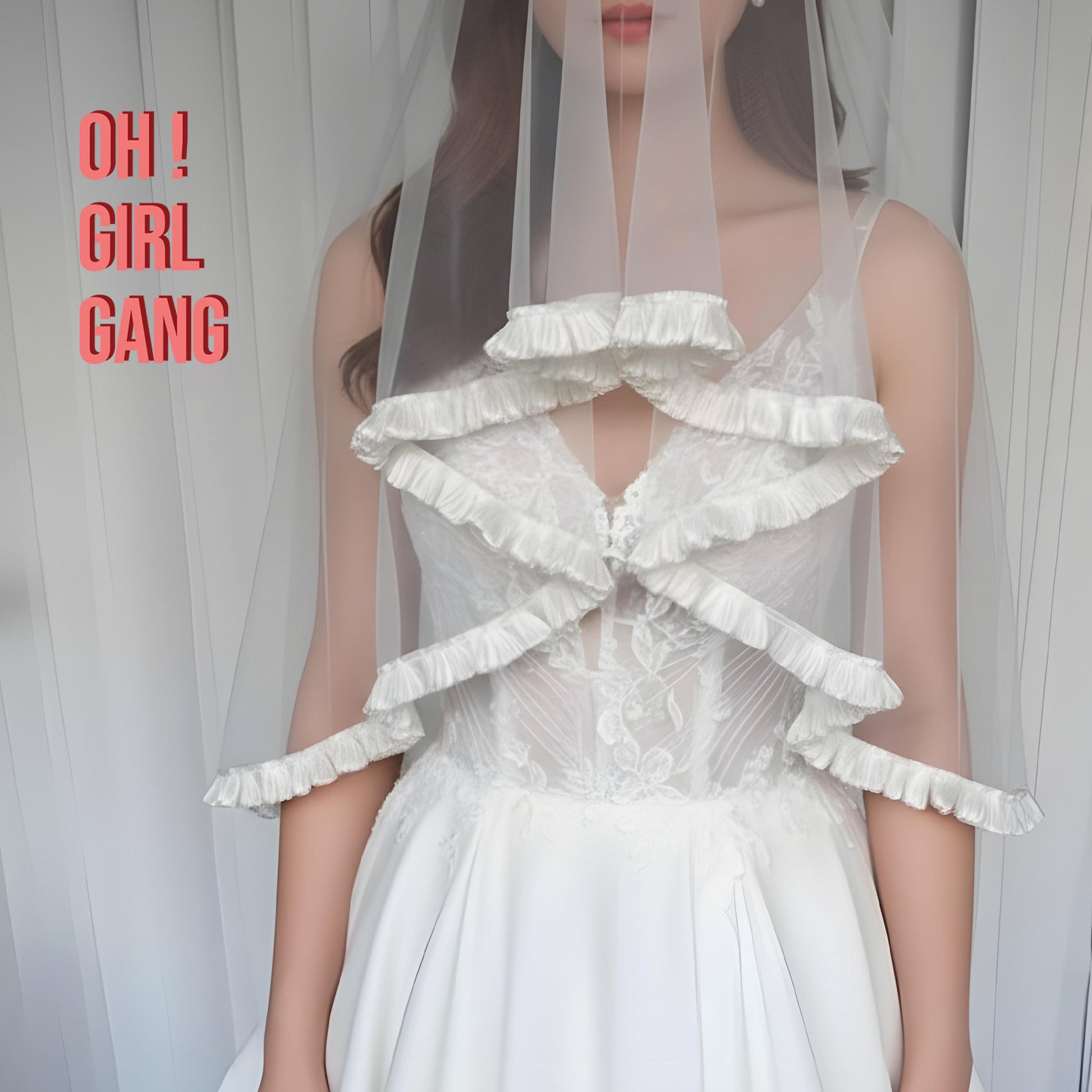 An elegant square bridal veil (1.5m × 1.5m) in soft sheer tulle, finished with a satin ruffle all around the edge for a dreamy, romantic look. Lightweight, photo-friendly, and perfect for civil ceremonies, studio shoots, and modern bridal styling.