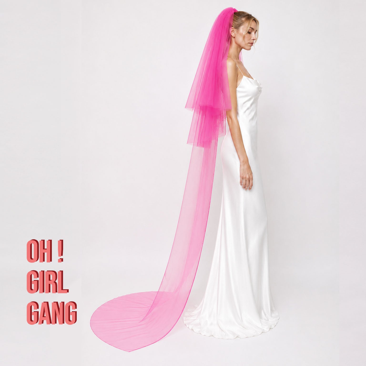 Soft, flowing, and effortlessly elegant, this cathedral veil adds beautiful movement to every step. Whether you choose classic ivory or a romantic pastel shade like lilac, light pink, or light blue, this veil is designed to make your bridal look truly unforgettable. 3 meter cathedral length 3 layers long veils