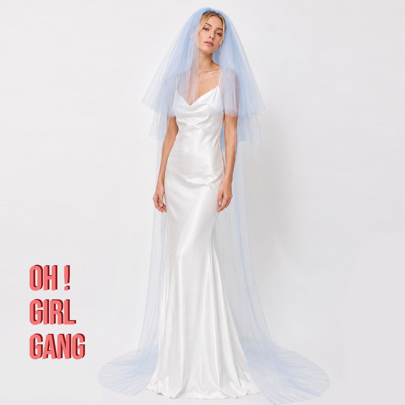 Soft, flowing, and effortlessly elegant, this cathedral veil adds beautiful movement to every step. Whether you choose classic ivory or a romantic pastel shade like lilac, light pink, or light blue, this veil is designed to make your bridal look truly unforgettable. 3 meter cathedral length 3 layers long veils