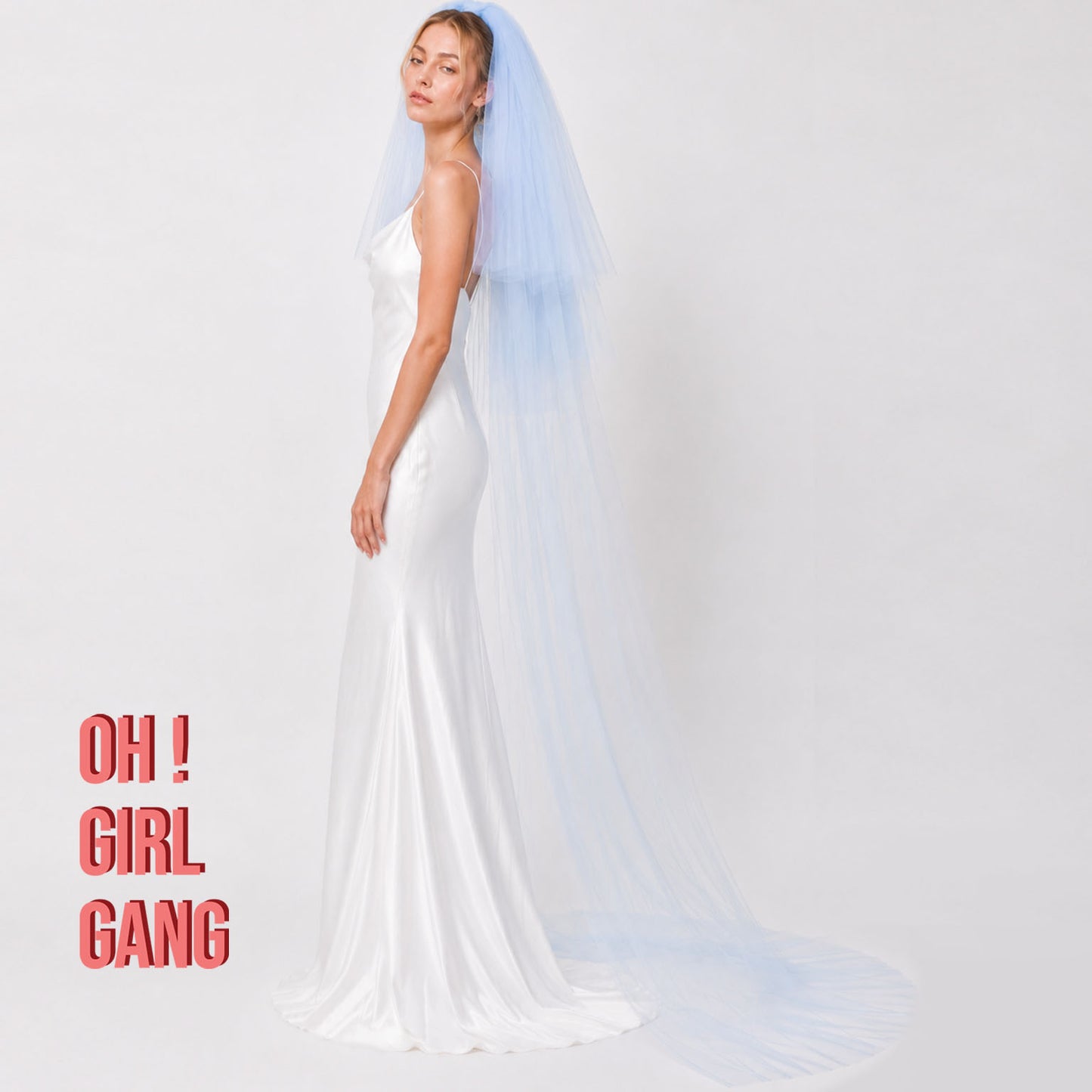 Soft, flowing, and effortlessly elegant, this cathedral veil adds beautiful movement to every step. Whether you choose classic ivory or a romantic pastel shade like lilac, light pink, or light blue, this veil is designed to make your bridal look truly unforgettable. 3 meter cathedral length 3 layers long veils