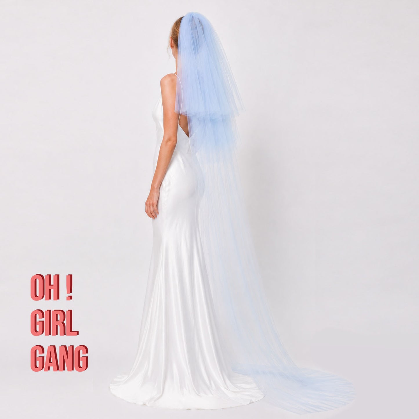 Soft, flowing, and effortlessly elegant, this cathedral veil adds beautiful movement to every step. Whether you choose classic ivory or a romantic pastel shade like lilac, light pink, or light blue, this veil is designed to make your bridal look truly unforgettable. 3 meter cathedral length 3 layers long veils