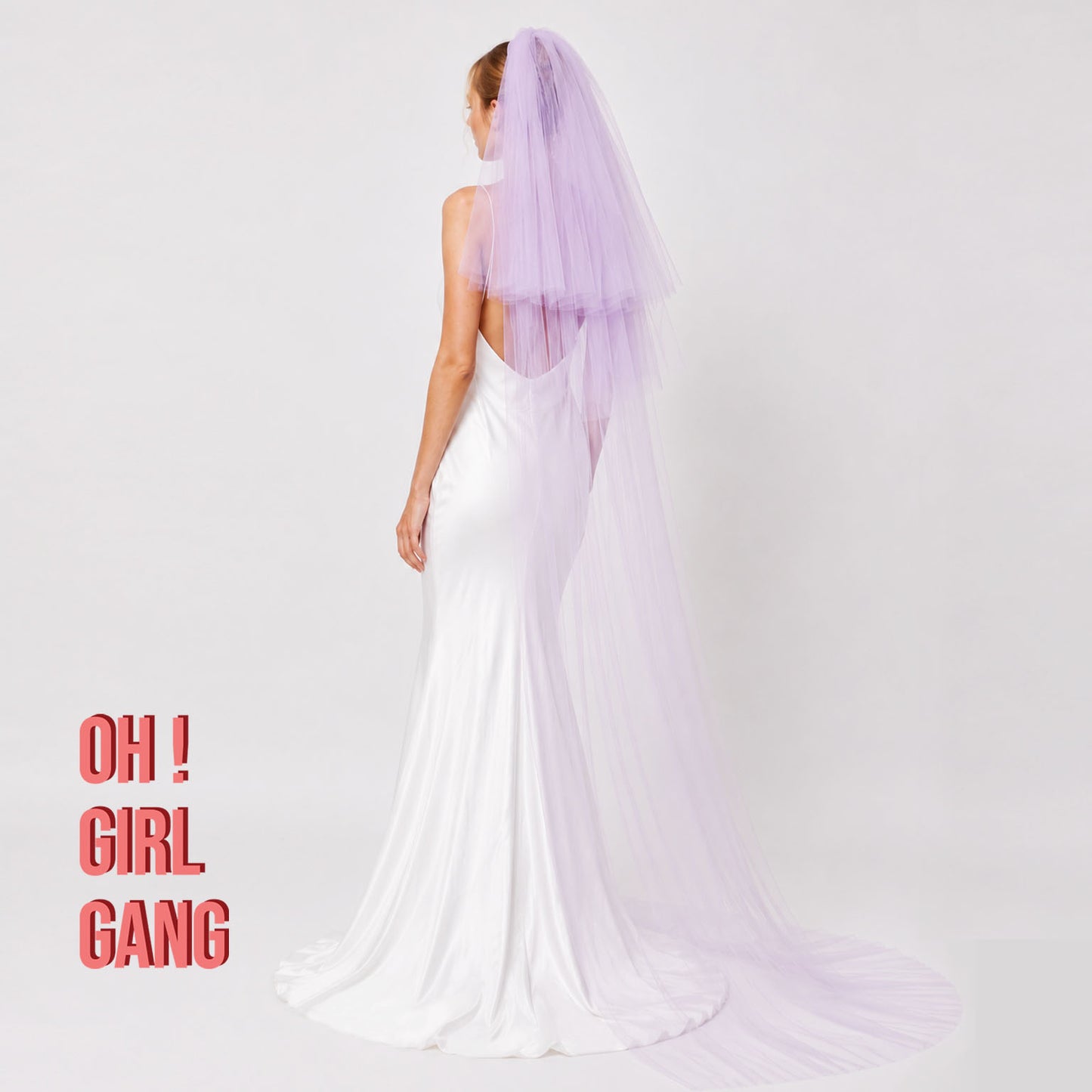 Soft, flowing, and effortlessly elegant, this cathedral veil adds beautiful movement to every step. Whether you choose classic ivory or a romantic pastel shade like lilac, light pink, or light blue, this veil is designed to make your bridal look truly unforgettable. 3 meter cathedral length 3 layers long veils